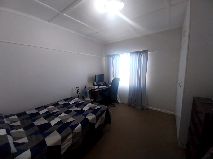 4 Bedroom Property for Sale in Rouxpark Western Cape